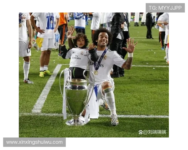 欧联杯冠军荣耀之路：回顾历届冠军球队的辉煌历程与传奇瞬间