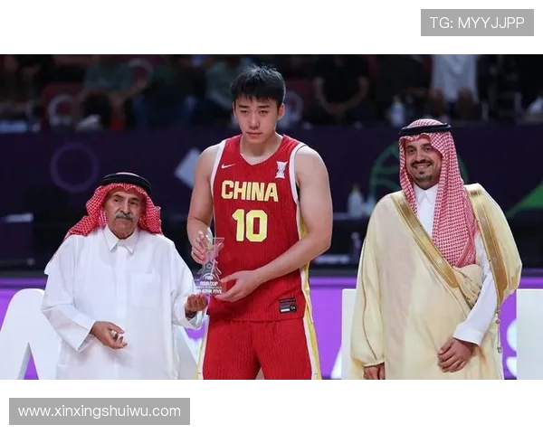 中国男篮奋力拼搏惜败美国队 全场紧张对抗展现超强实力