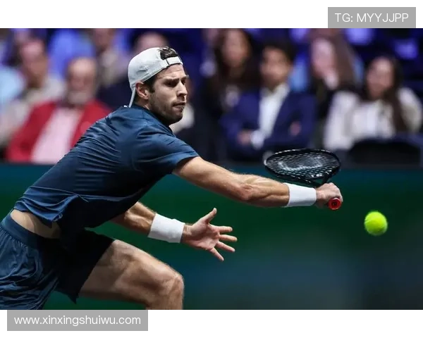 全球网球赛季新动向 世界顶级选手表现抢眼 新兴力量崭露头角