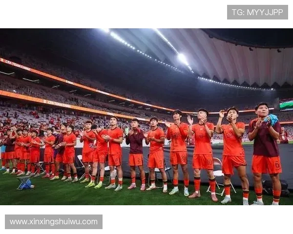 中国足球队迎战日本，力争世界杯预选赛关键胜利，球迷期待精彩表现