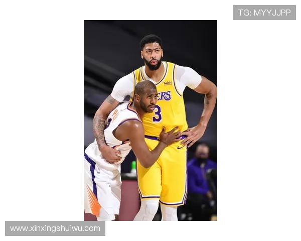 最新NBA动态：超级巨星复出季前赛精彩纷呈，新赛季球队阵容大揭秘